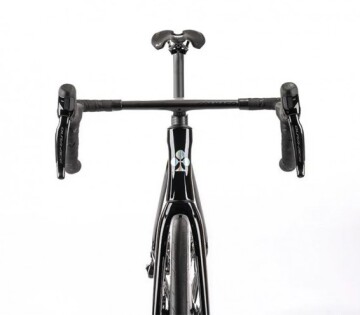 Ride the Colnago V4 - V4Rs Di2 on Costa Blanca. Experience Italian performance, speed, and elegance.